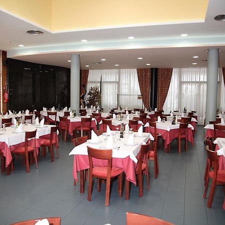 Hotel Ruta De Europa 비토리아개스테즈 외부 사진