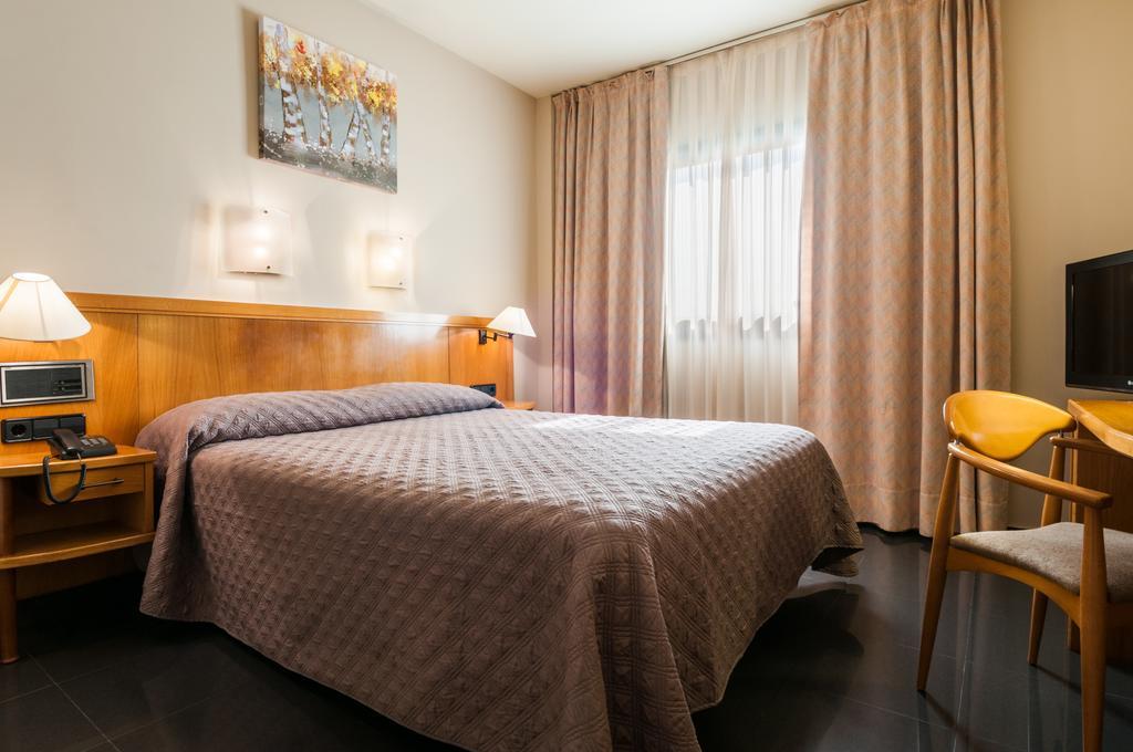 Hotel Ruta De Europa 비토리아개스테즈 외부 사진