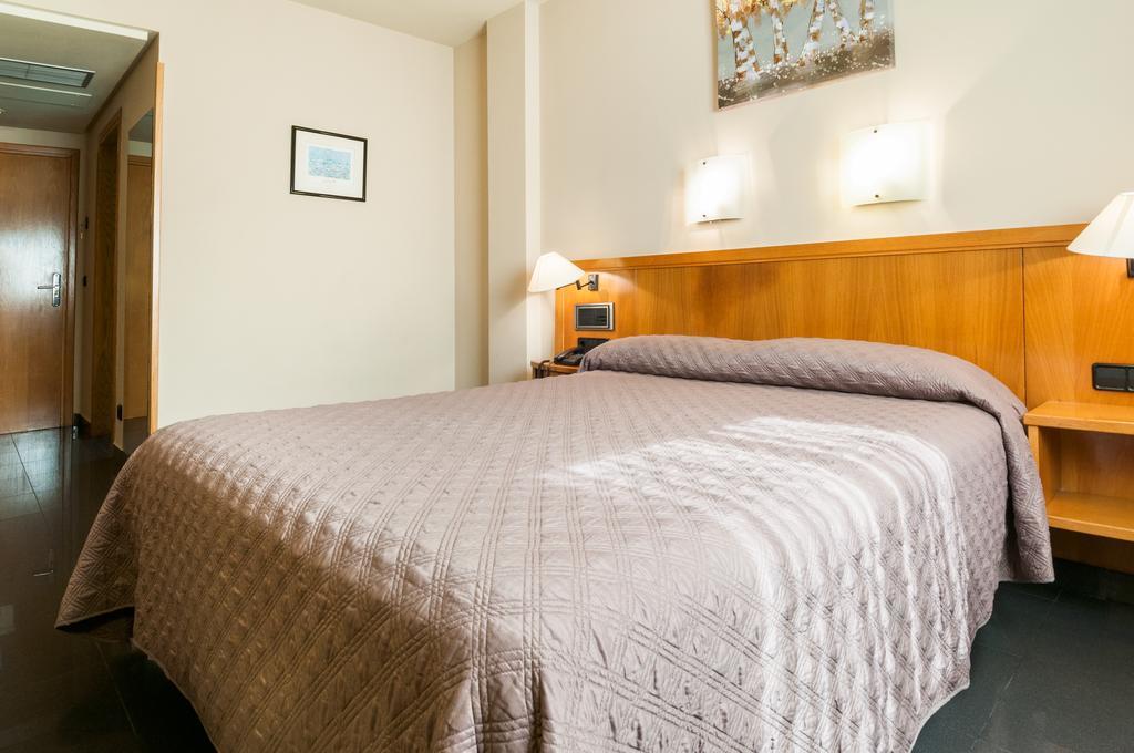 Hotel Ruta De Europa 비토리아개스테즈 외부 사진