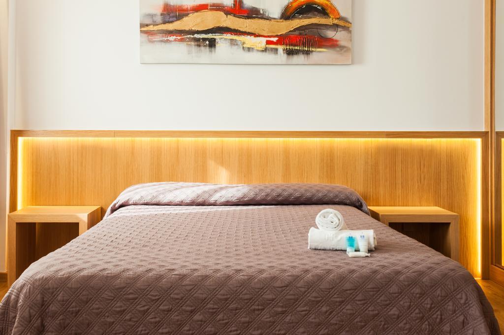 Hotel Ruta De Europa 비토리아개스테즈 외부 사진