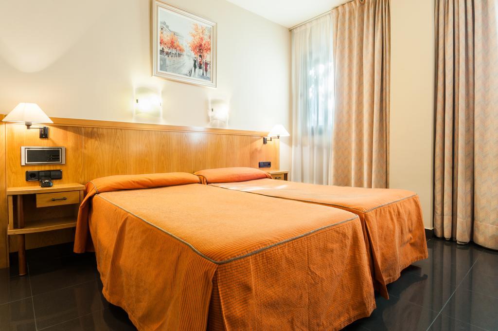 Hotel Ruta De Europa 비토리아개스테즈 외부 사진
