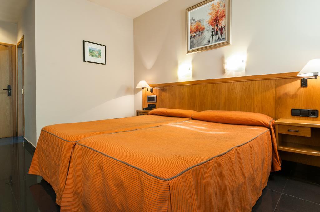 Hotel Ruta De Europa 비토리아개스테즈 외부 사진