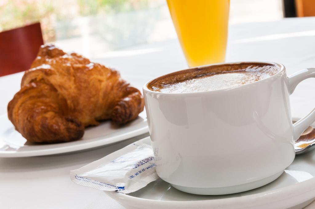 Hotel Ruta De Europa 비토리아개스테즈 외부 사진