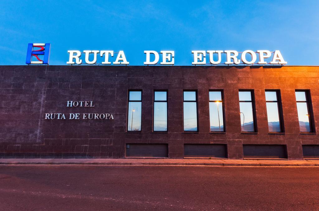 Hotel Ruta De Europa 비토리아개스테즈 외부 사진